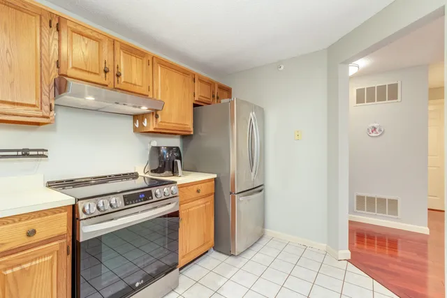 $385,000 | 9 Bartemus Trail, Unit 303, Nashua, NH 03063