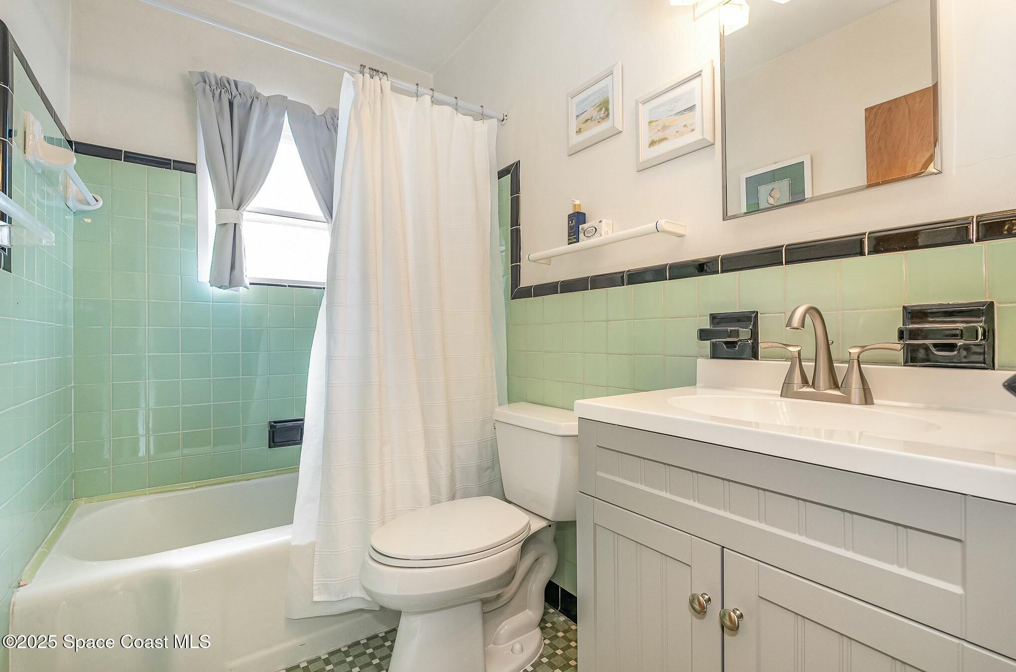 37 Valencia Road Rockledge, FL 32955 - Photo 14 of 27 Full Bathroom