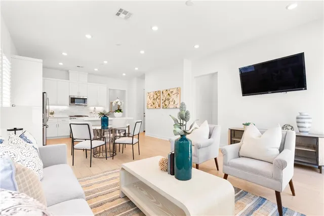 $950,000 | 806 Sunrise Road, Rancho Mission Viejo, CA 92694