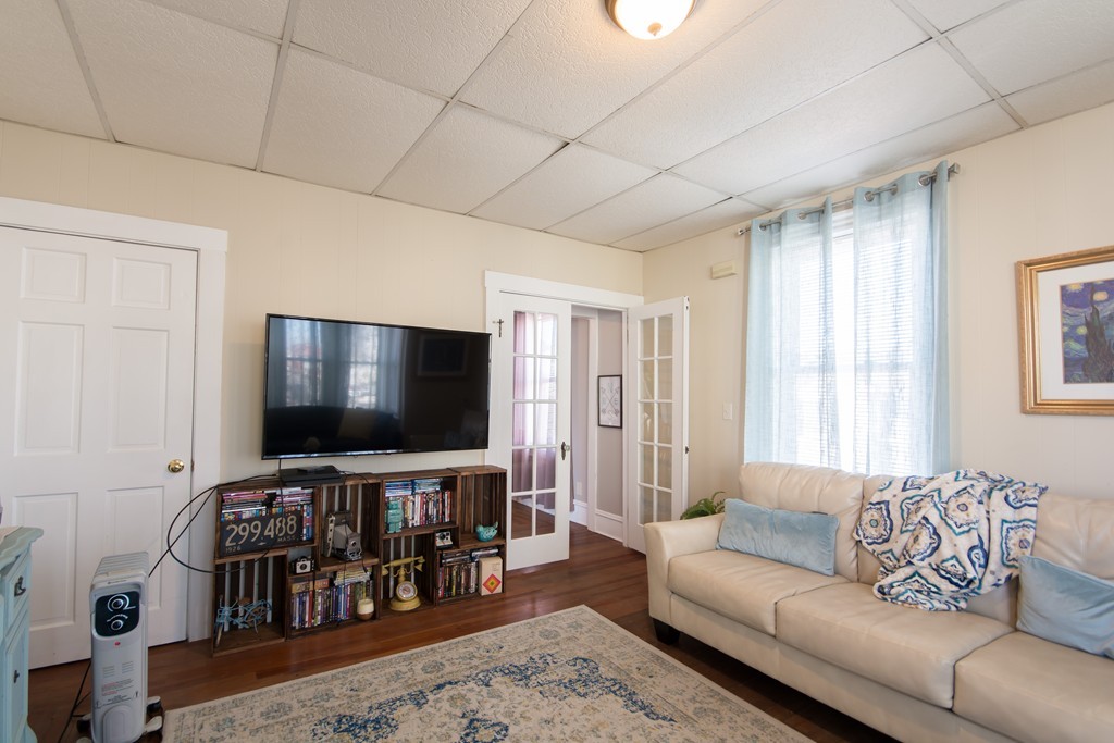 259 Cambridge Street Fall River, MA 02721 - Photo 4 of 38