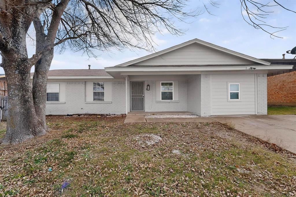 3442 Tioga Street Dallas, TX 75241 - Photo 5 of 28 a view of a house with a yard