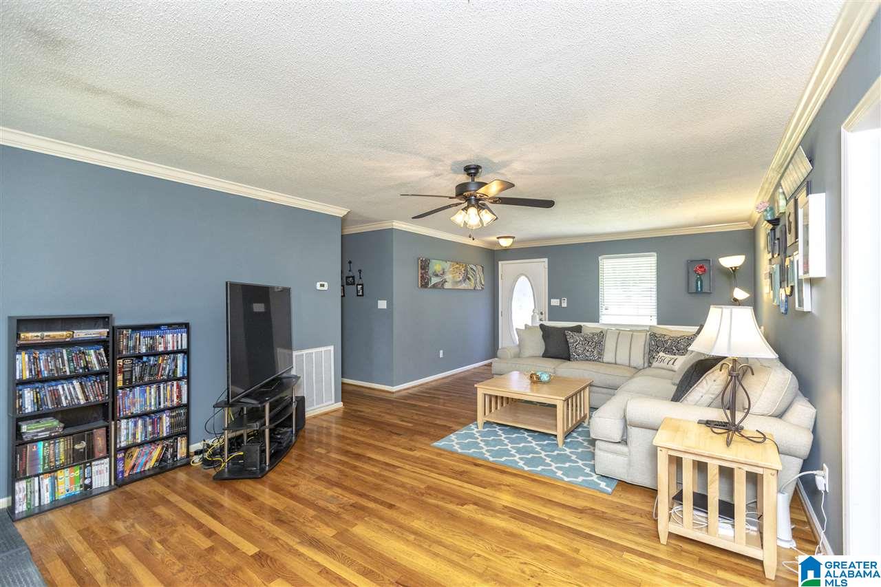 266 Flint Avenue Gardendale, AL 35071 - Photo 4 of 33