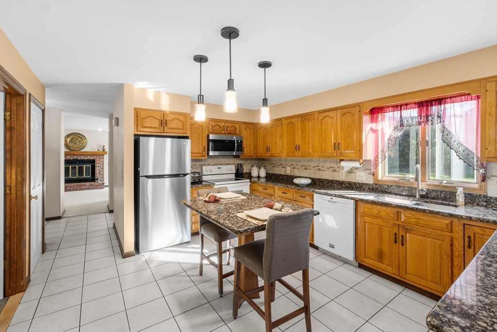 14 Bow Drive Acushnet, MA 02743 - Photo 7 of 35