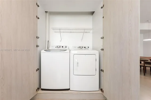 $8,000 | 300 South Pointe Drive, Unit 907, Miami Beach, FL 33139