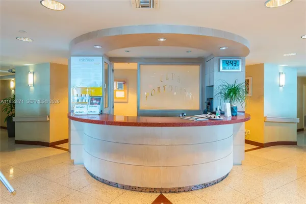 $7,000 | 300 South Pointe Drive, Unit 907, Miami Beach, FL 33139