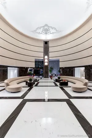 $7,000 | 300 South Pointe Drive, Unit 907, Miami Beach, FL 33139