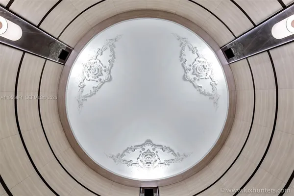 $7,000 | 300 South Pointe Drive, Unit 907, Miami Beach, FL 33139