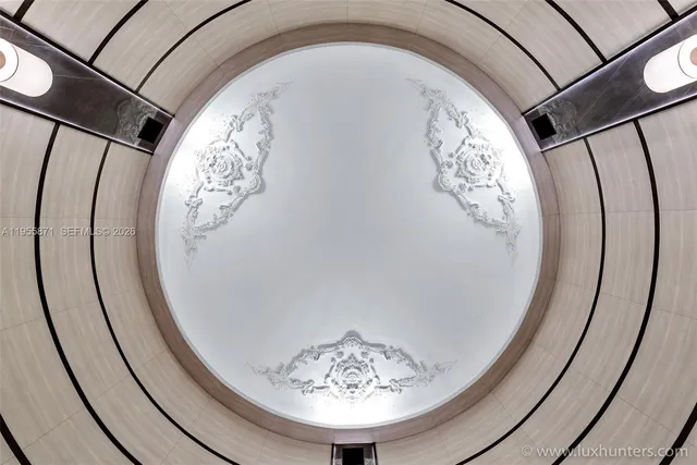 $8,000 | 300 South Pointe Drive, Unit 907, Miami Beach, FL 33139