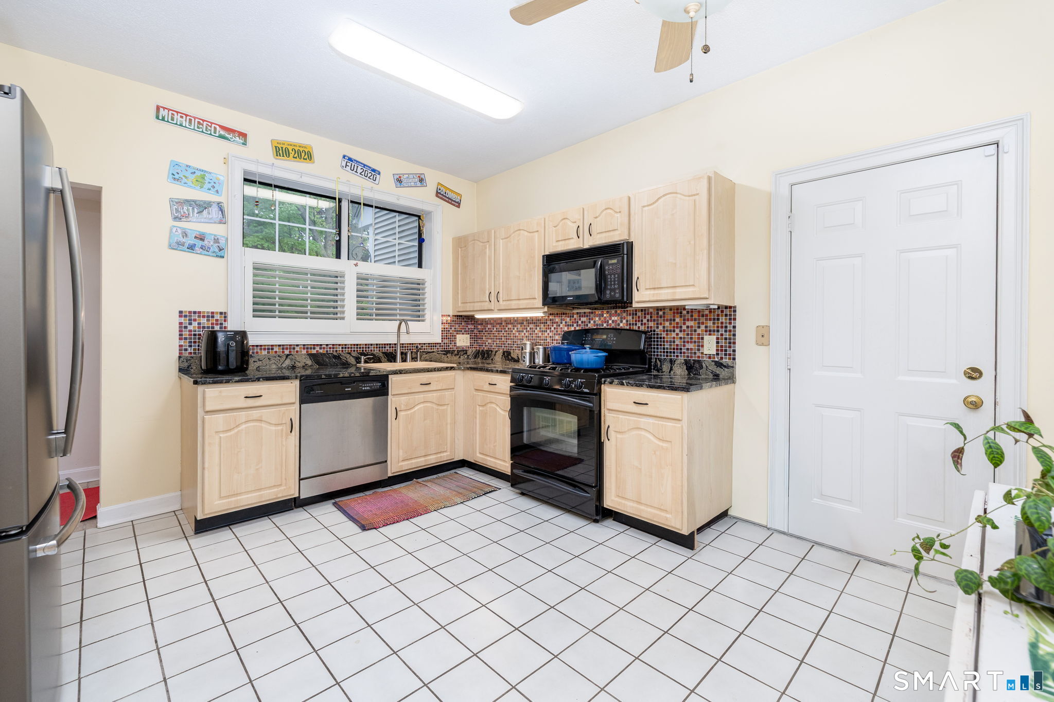 8 Whitward Place Windsor, CT 06095 - Photo 7 of 35
