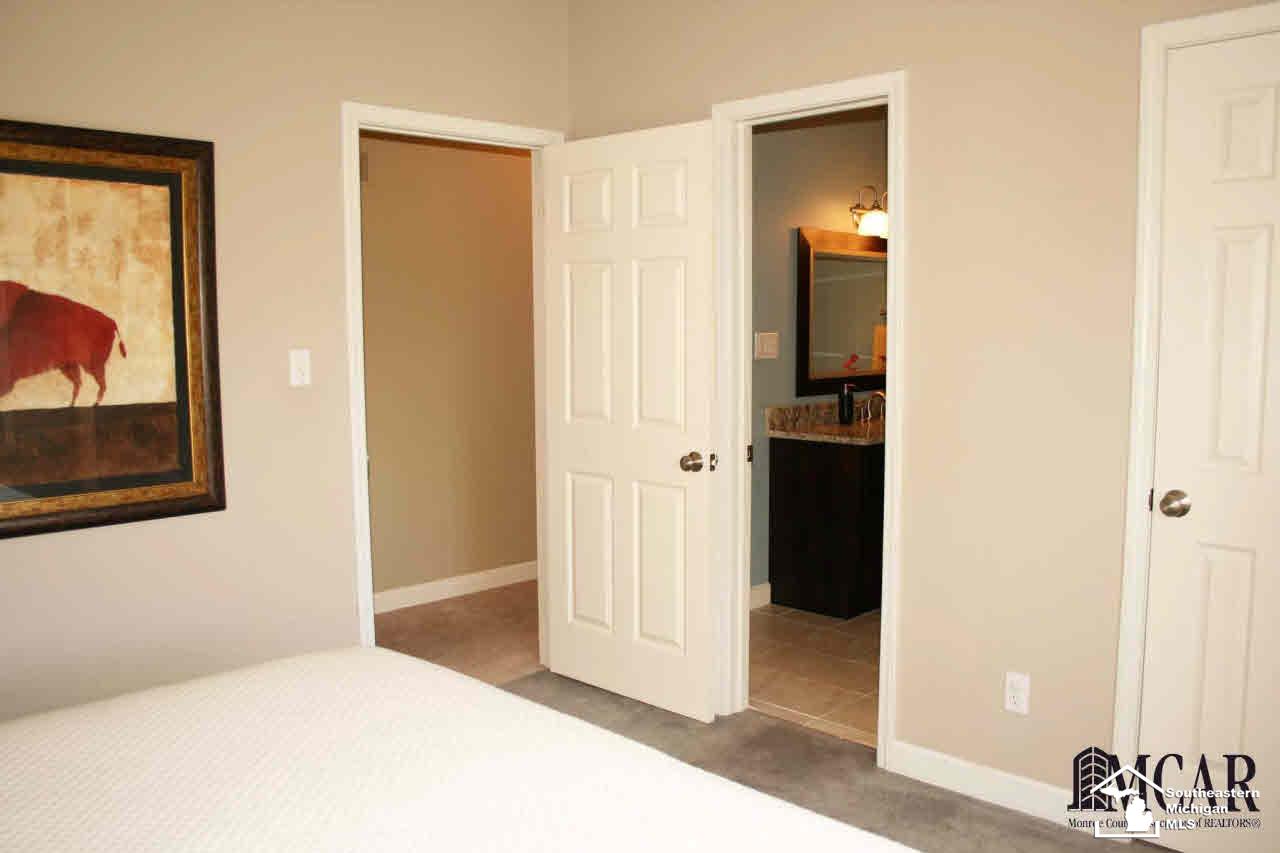 2215 East Hurd Road Monroe, MI 48162 - Photo 22 of 30 21306742-21.JPG