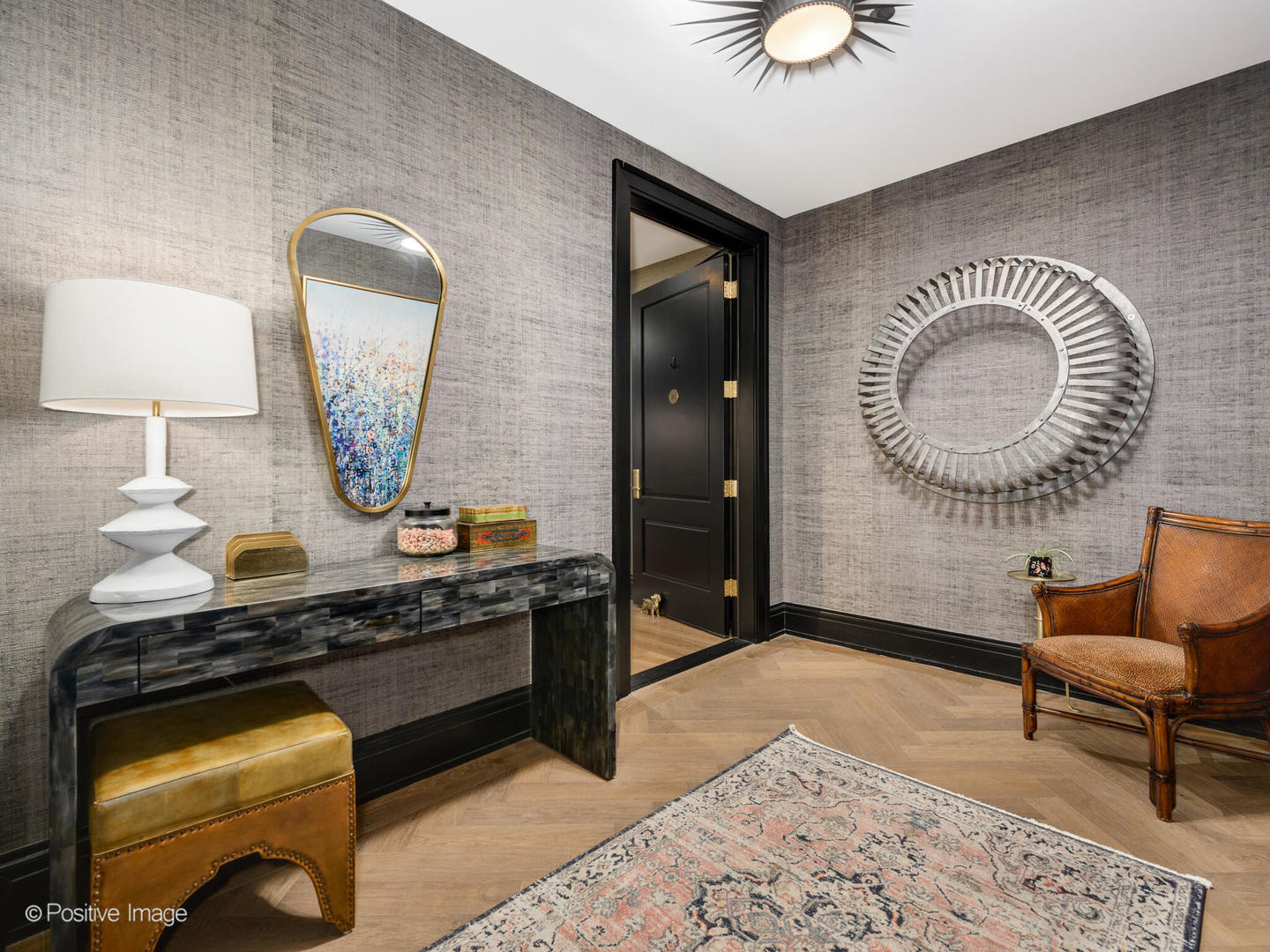 1109 West Washington Boulevard, Unit 2C Chicago, IL 60607 - Photo 5 of 40 a living room with furniture