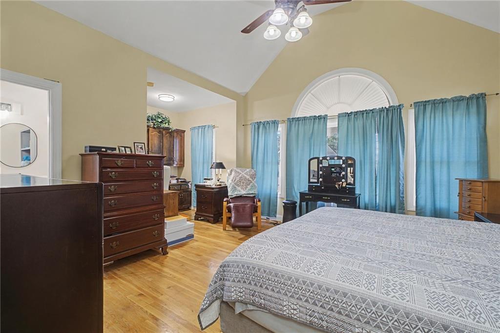 15 County Road 396 Centre, AL 35960 - Photo 36 of 54 a bed room with a bed and a television