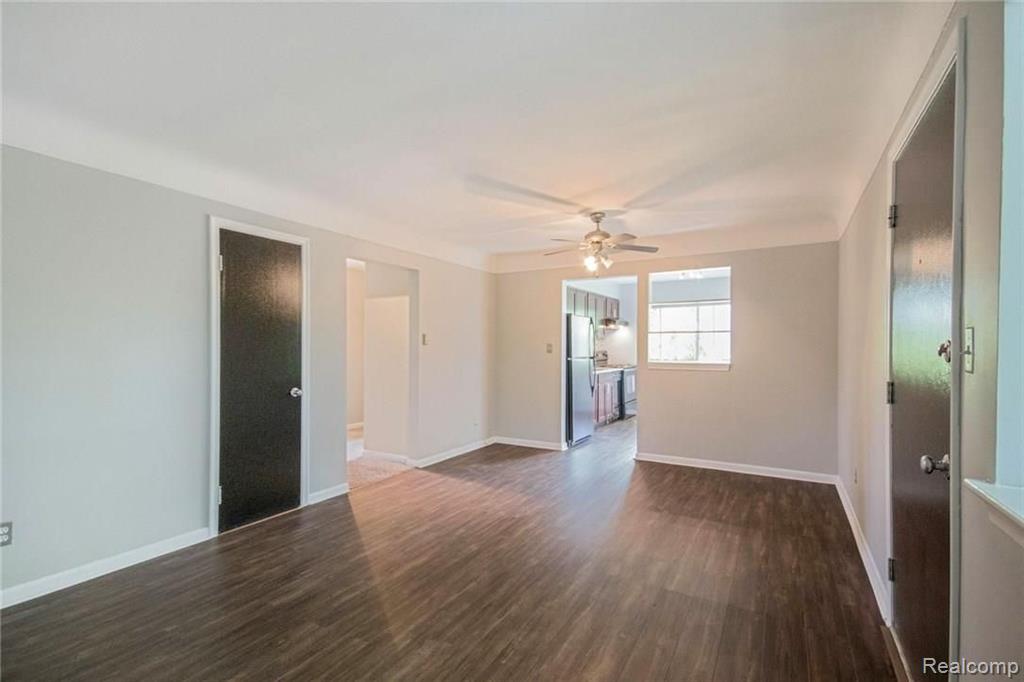 629 West Maple Road, Unit 6298 Clawson, MI 48017 - Photo 5 of 20