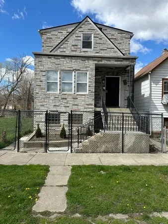 $1,670 | 6924 South Aberdeen Street, Unit 2, Chicago, IL 60621