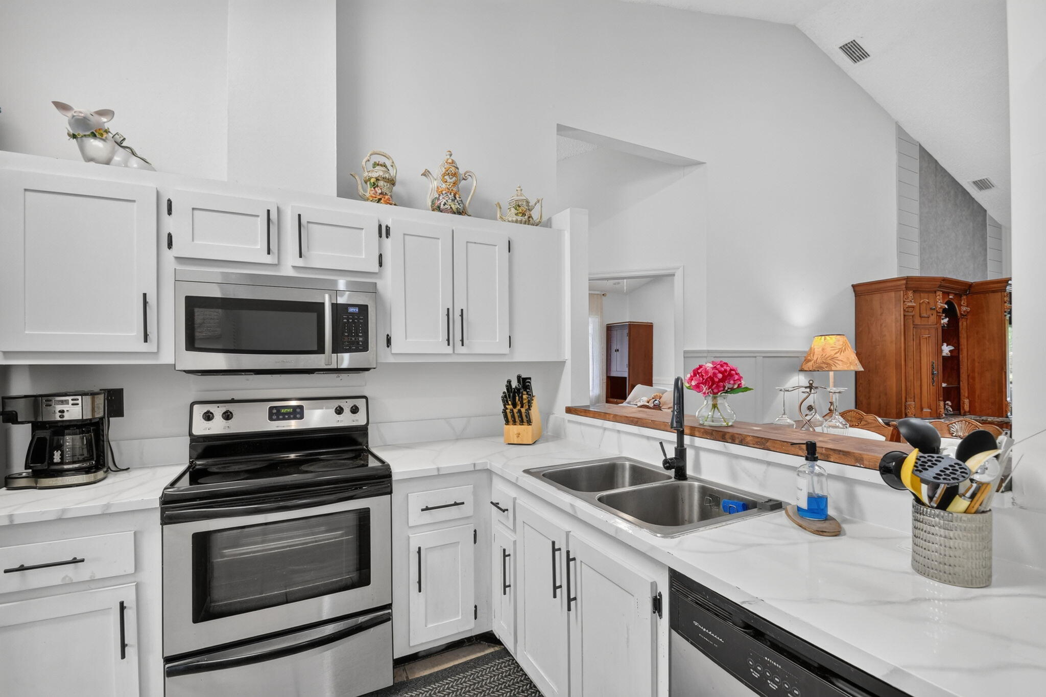 907 Harbour Pointe Way Greenacres, FL 33413 - Photo 6 of 87 Kitchen