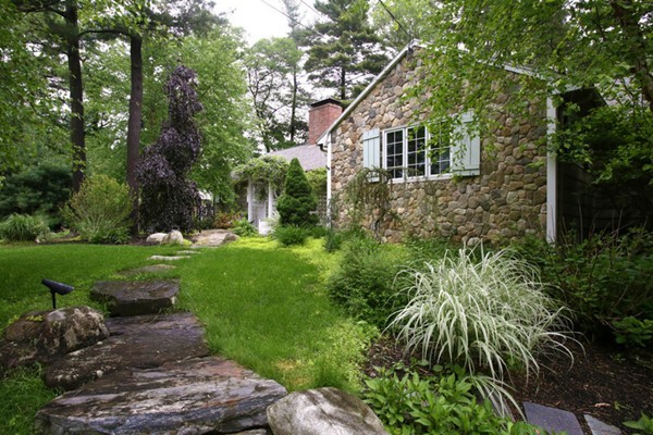 35 Wing Road Lynnfield, MA 01940 - Photo 10 of 12 Gallery Image 10