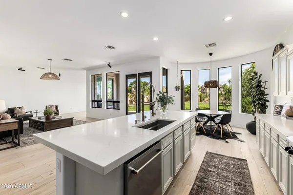 $925,000 | 8207 East Jasmine Circle, Mesa, AZ 85207