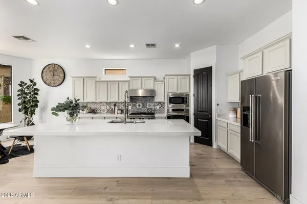 $925,000 | 8207 East Jasmine Circle, Mesa, AZ 85207