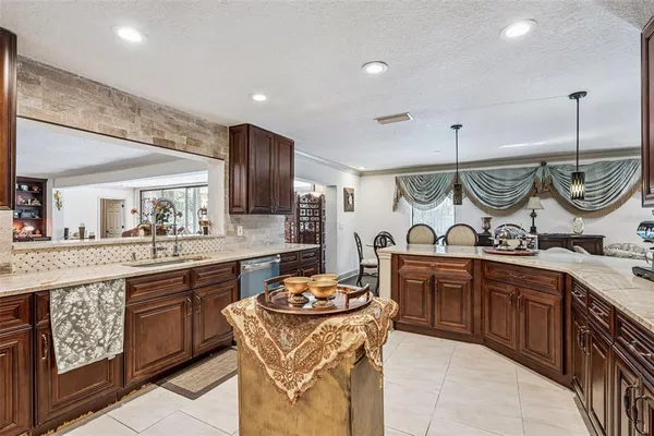 $889,900 | 6054 Marlberry Drive, Orlando, FL 32819