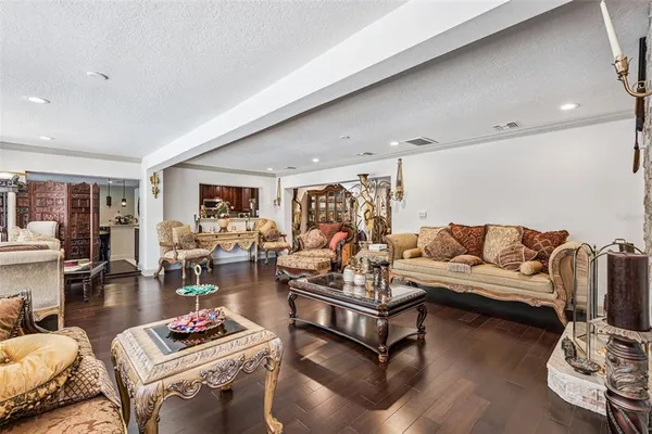 $889,900 | 6054 Marlberry Drive, Orlando, FL 32819