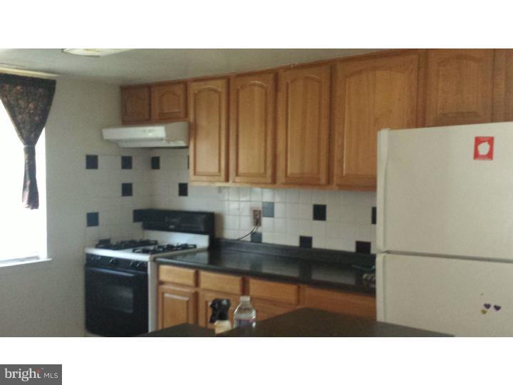 9961 Wingtip Road Philadelphia, PA 19115 - Photo 3 of 11 Gallery Image 3