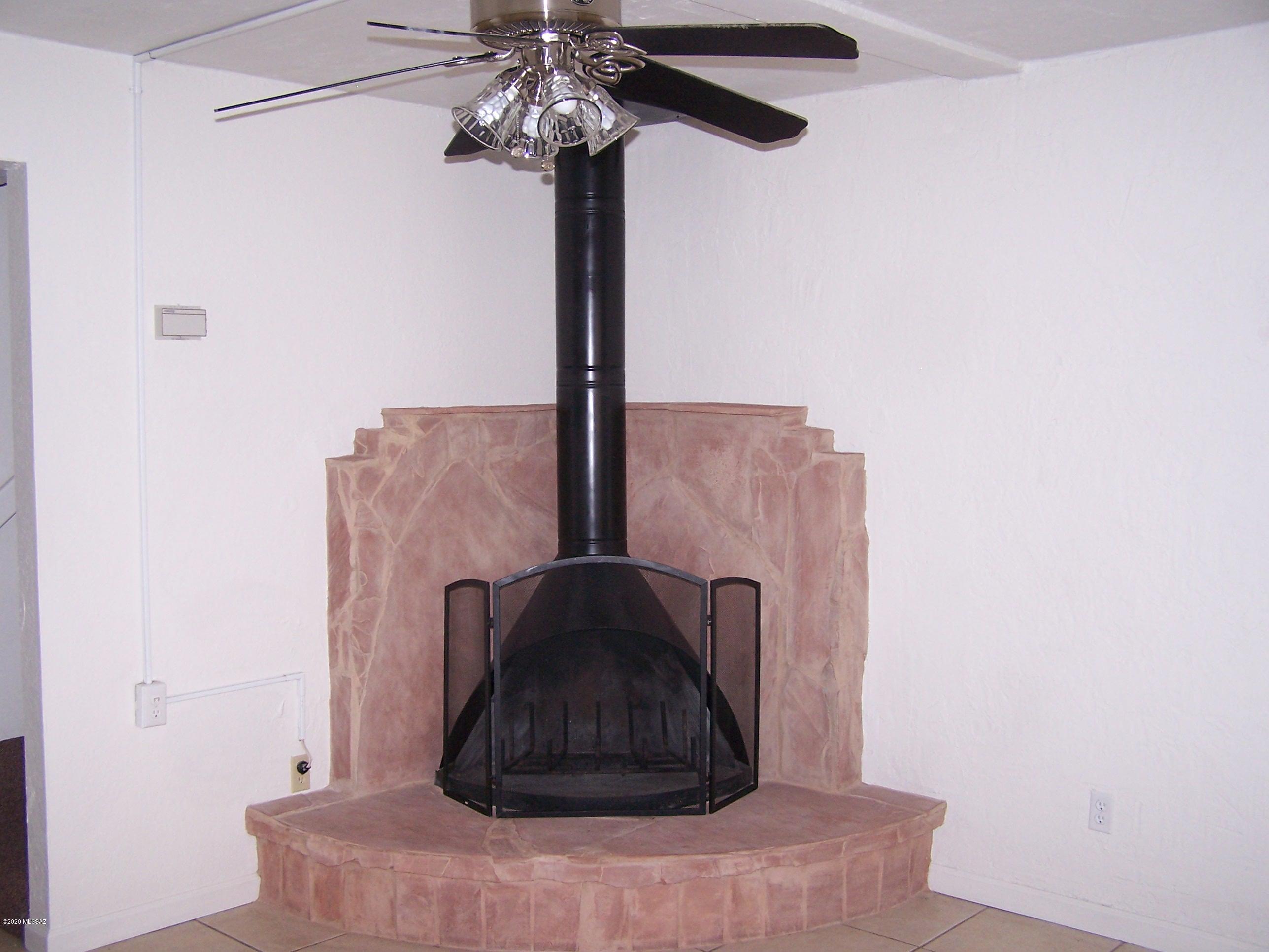 2767 West Anklam Road, Unit E Tucson, AZ 85745 - Photo 4 of 17 Gallery Image 4