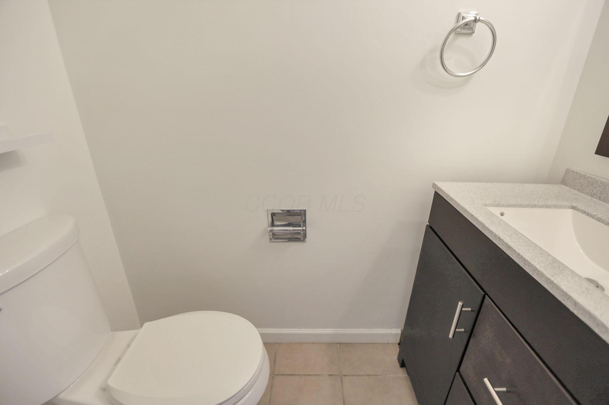 1160 Pembroke Road Newark, OH 43055 - Photo 24 of 58 FF Half Bathroom