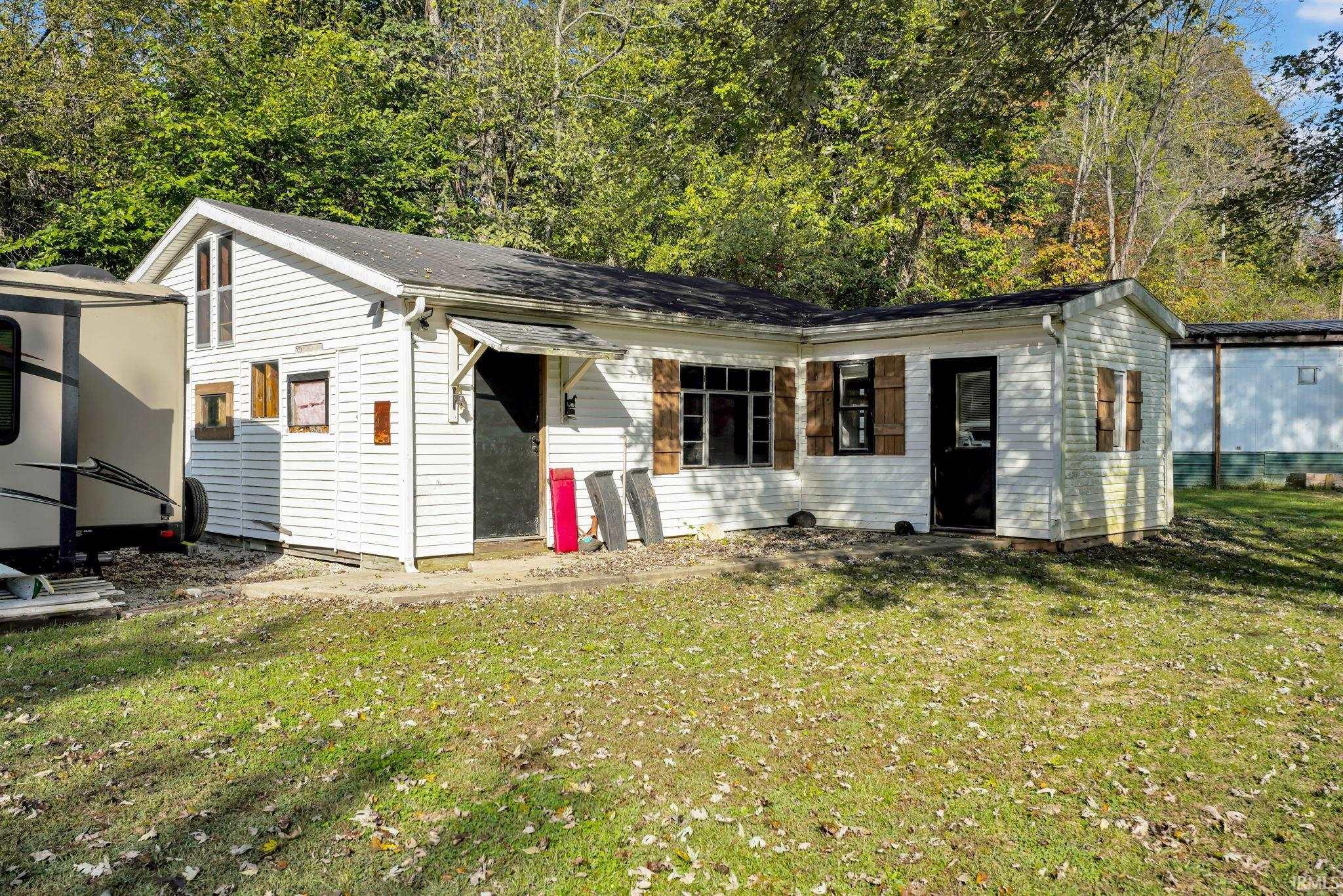 320 Stove Road Bedford, IN 47421 - Photo 3 of 22