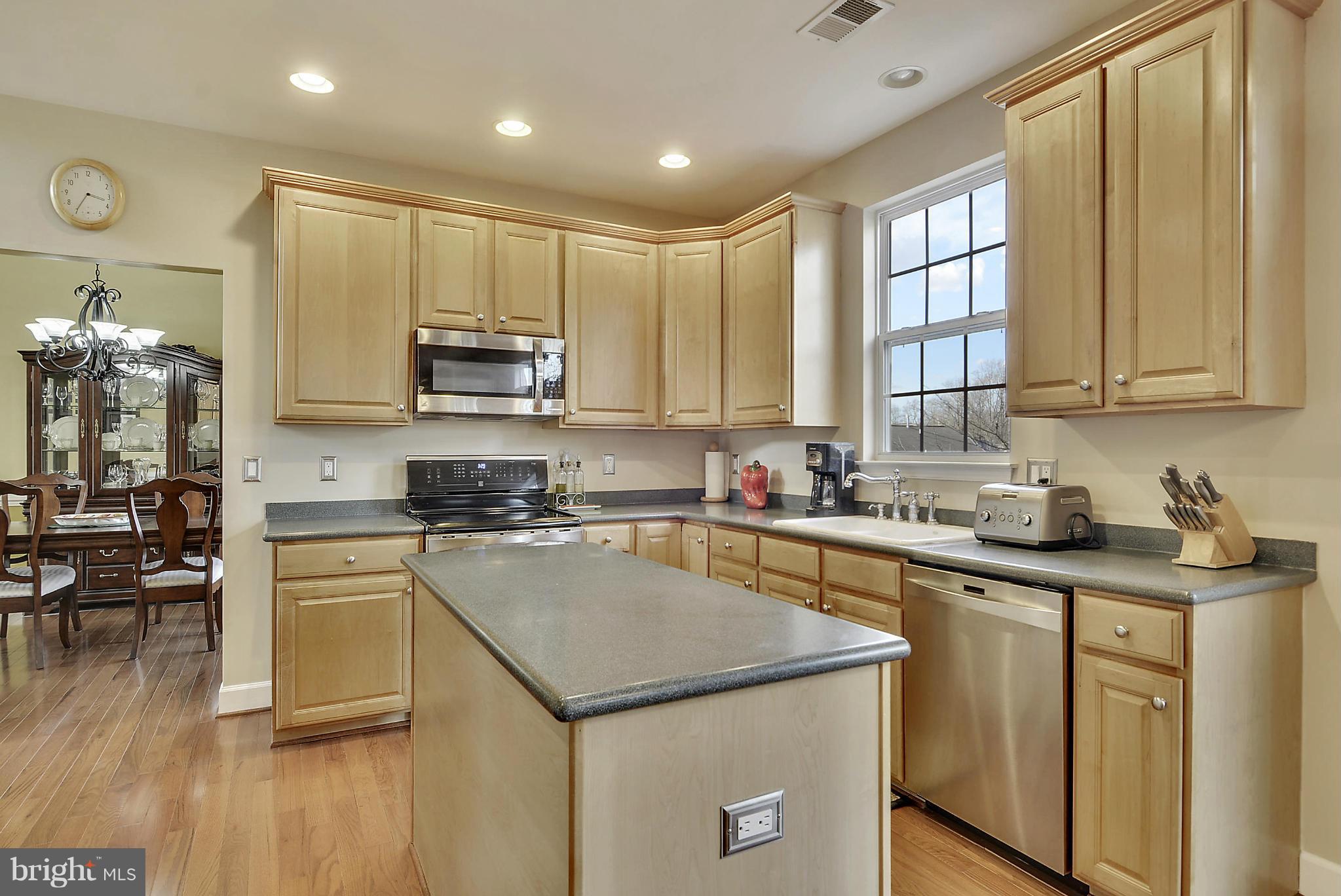 14311 Autumn Crest Road Boyds, MD 20841 - Photo 9 of 30 Island Kitchen