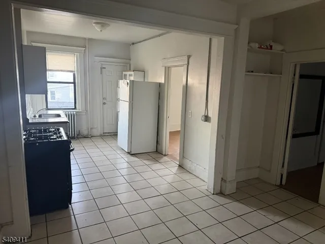 $1,885 | 56 Main Street, South River, NJ 08882