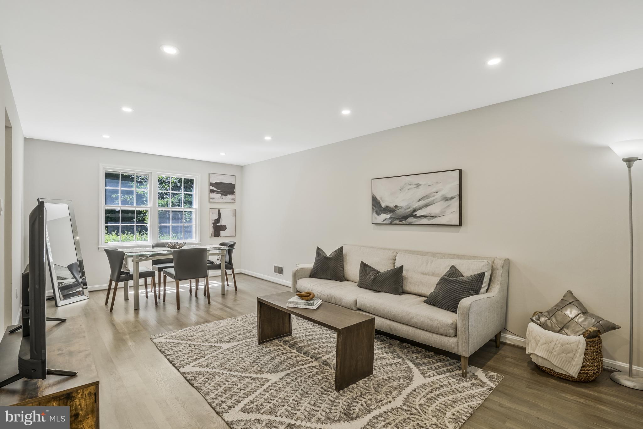 6910 Spur Road Springfield, VA 22153 - Photo 3 of 59 Bright living room with recessed lighting