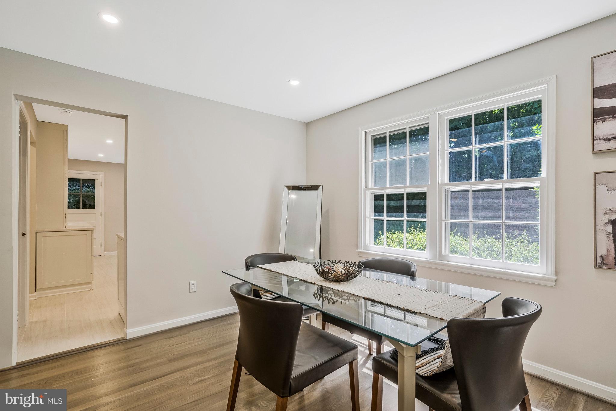 6910 Spur Road Springfield, VA 22153 - Photo 7 of 59 Bright dining space