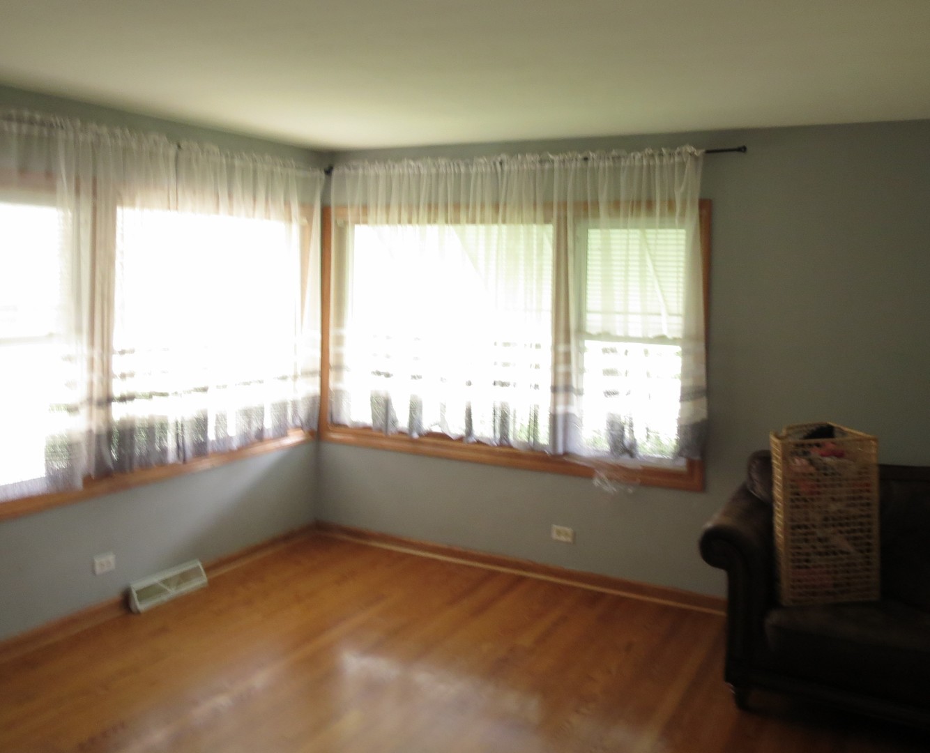 10607 Mayfield Avenue Chicago Ridge, IL 60415 - Photo 3 of 27