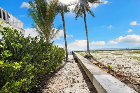 $14,900,000 | 3695 Gordon Drive, Naples, FL 34102