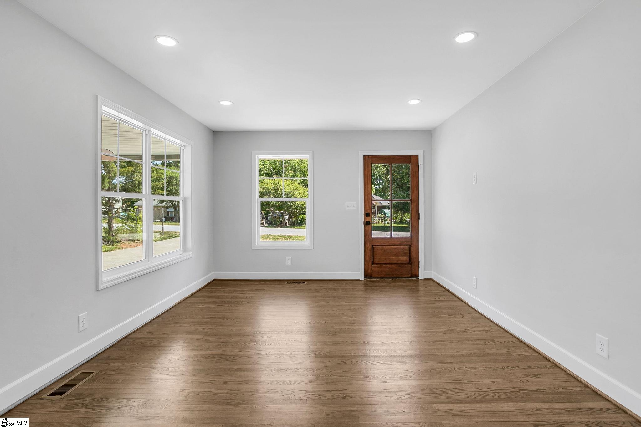 24 Farmington Road Greenville, SC 29605 - Photo 12 of 42 Gallery Image 12