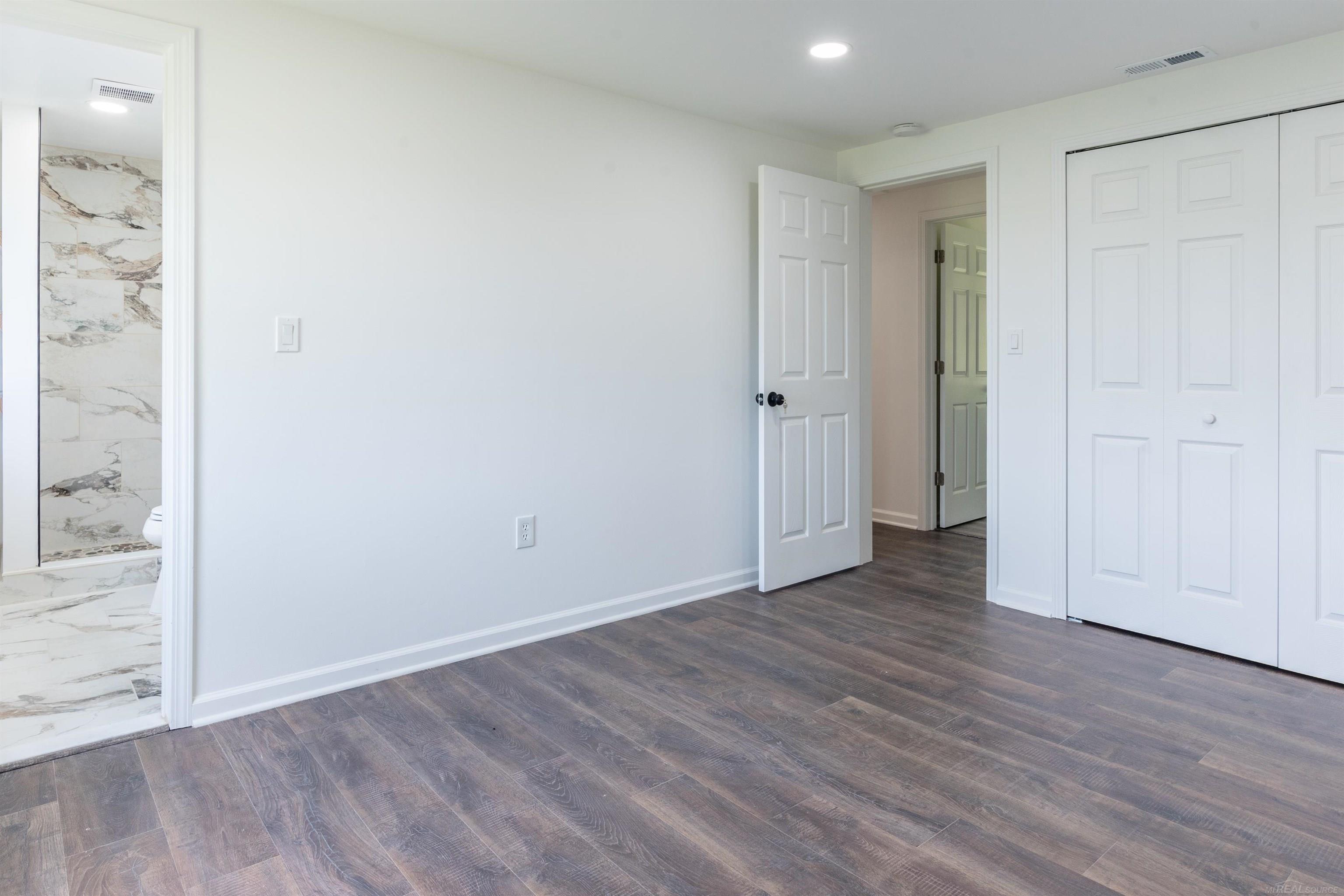 21630 Chester Road Ray, MI 48096 - Photo 25 of 28 50150226-db3cb589-c89a-4534-963e-a75847797ce0.JPG
