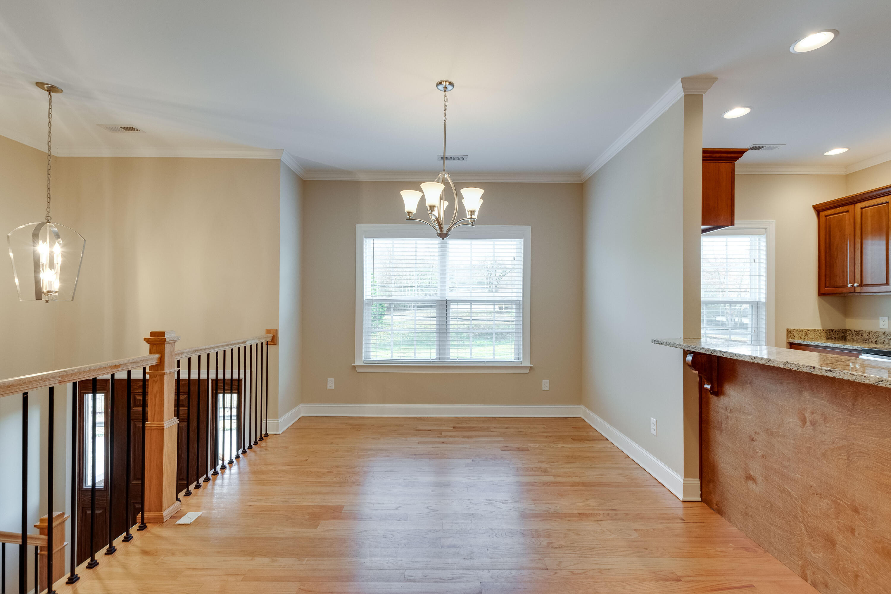 816 Altamont Road Chattanooga, TN 37415 - Photo 5 of 31 822 Altamont Rd-5