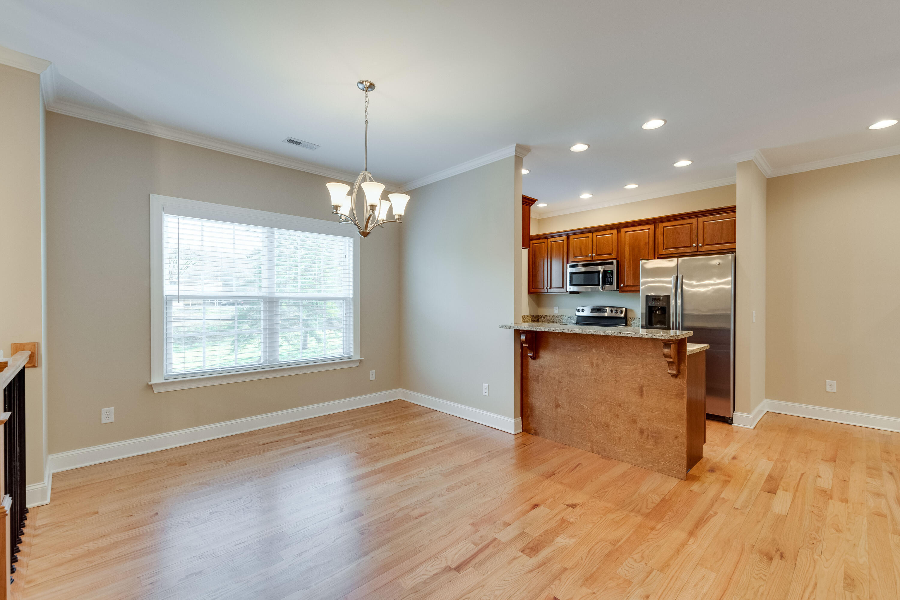 816 Altamont Road Chattanooga, TN 37415 - Photo 6 of 31 822 Altamont Rd-6