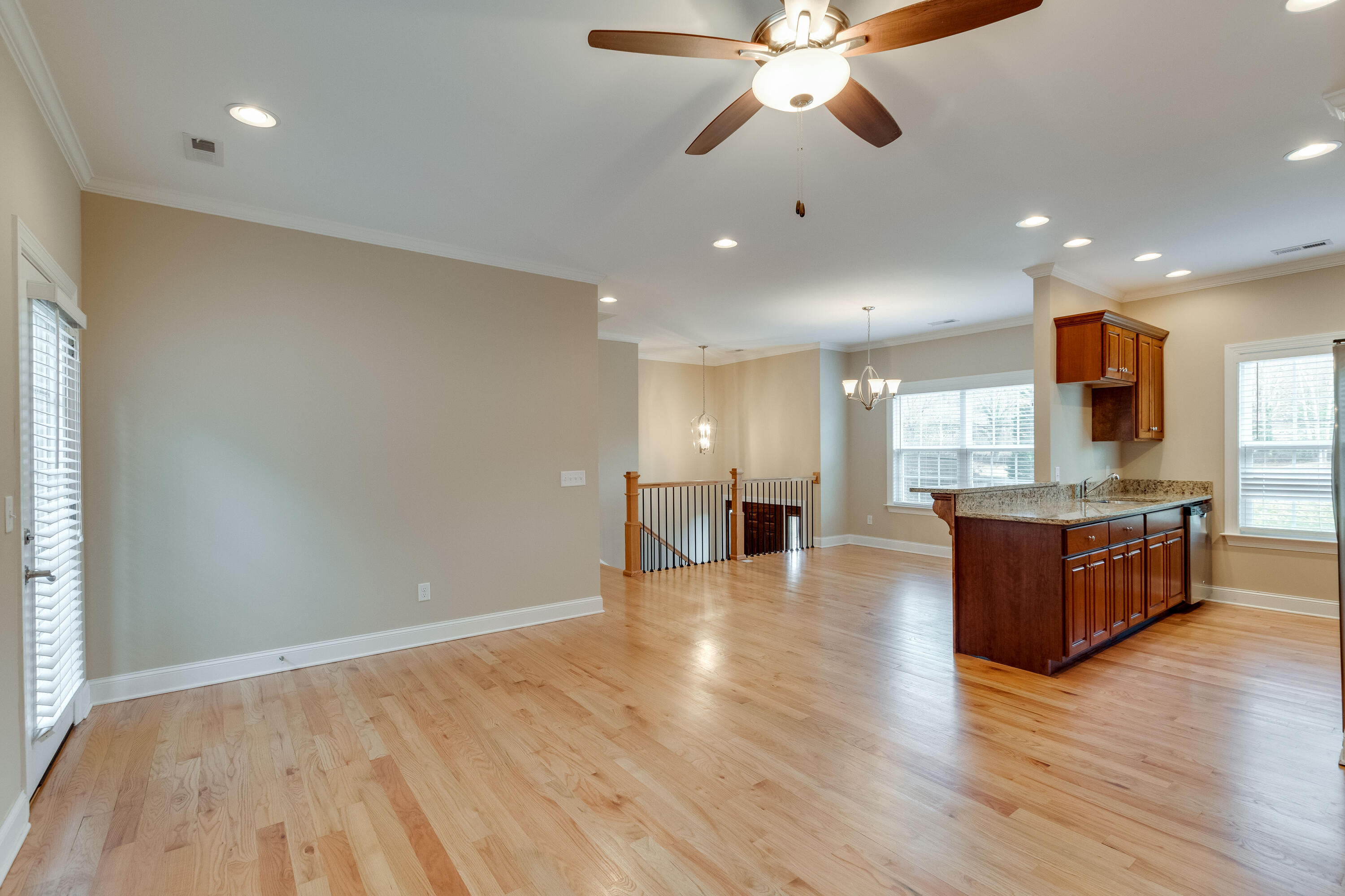 816 Altamont Road Chattanooga, TN 37415 - Photo 7 of 31 822 Altamont Rd-7