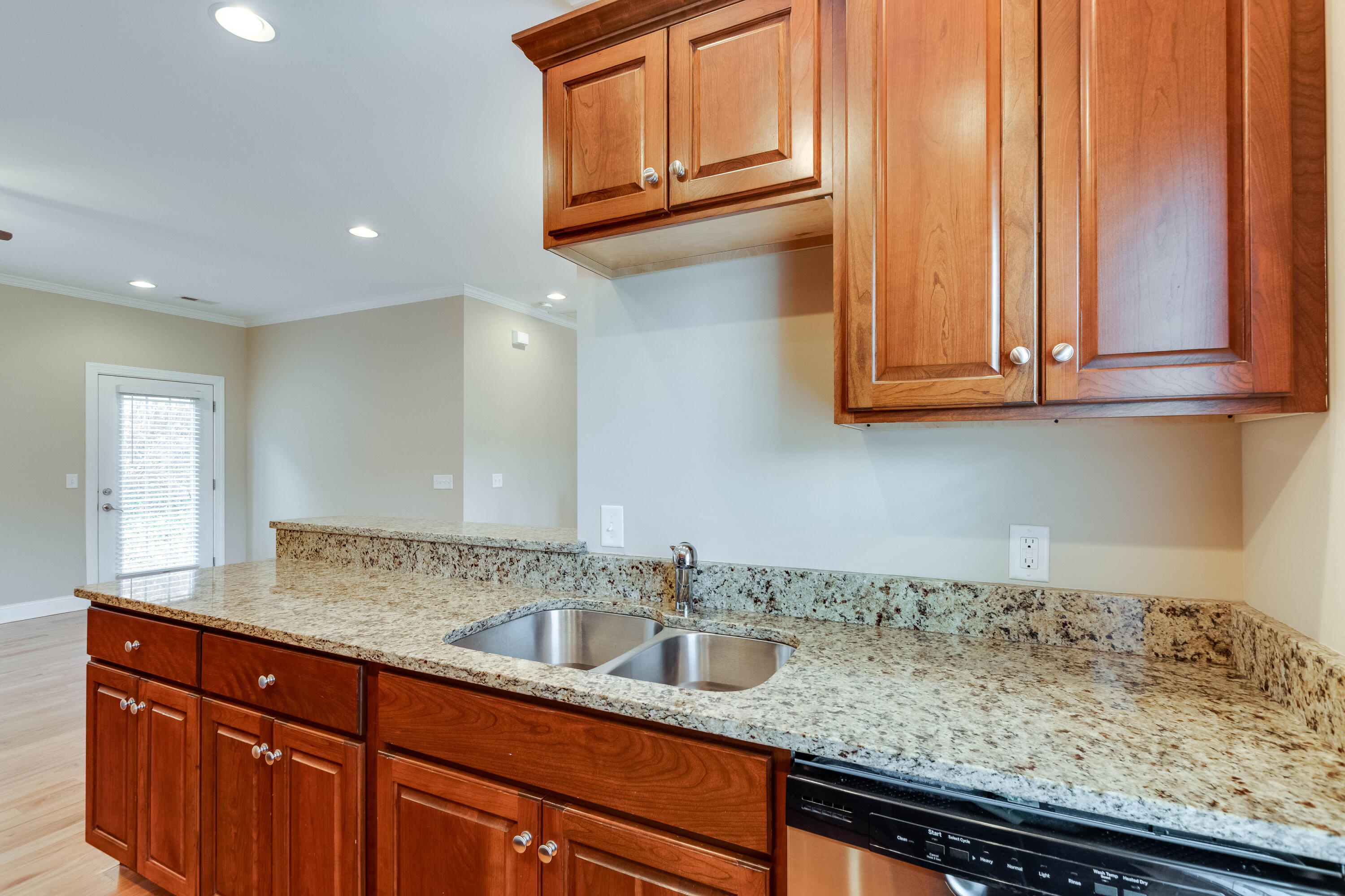 816 Altamont Road Chattanooga, TN 37415 - Photo 10 of 31 822 Altamont Rd-10