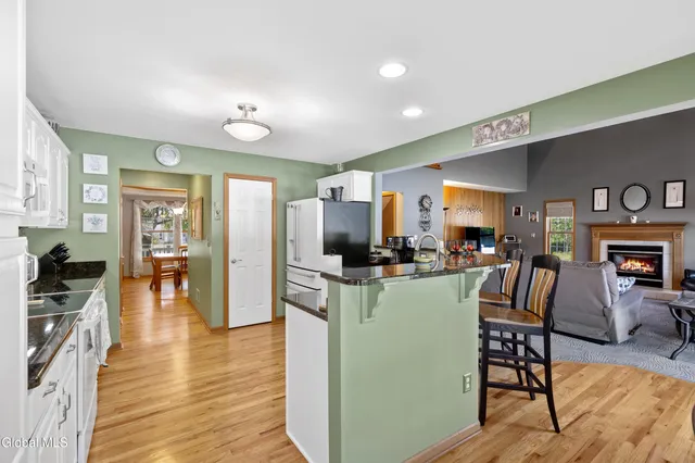 $699,900 | 11 Belleauwood Circle, Colonie, NY 12189