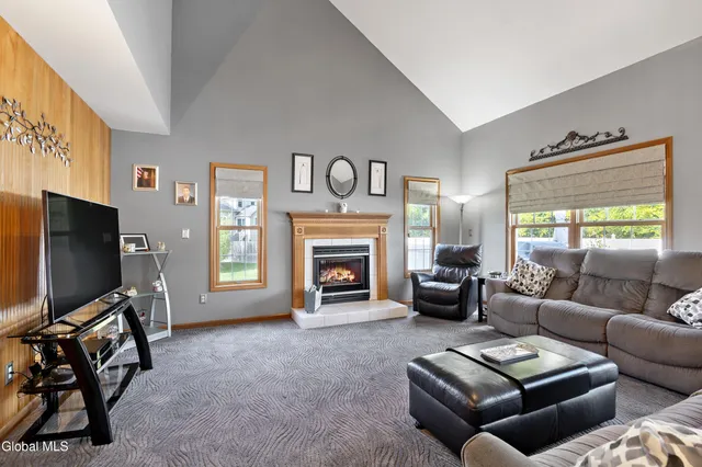 $699,900 | 11 Belleauwood Circle, Colonie, NY 12189