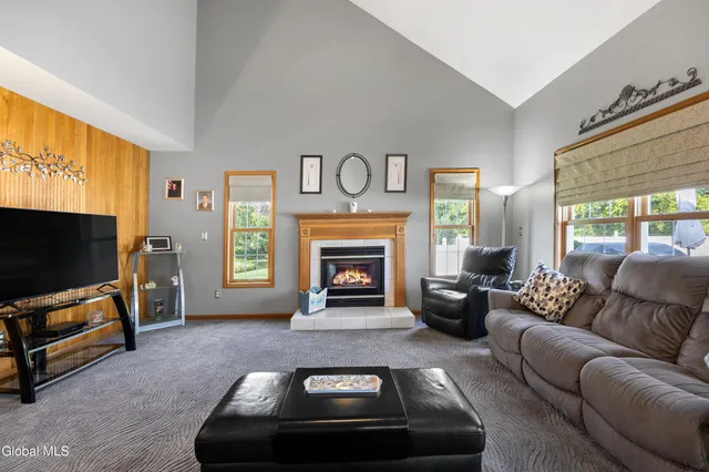 $699,900 | 11 Belleauwood Circle, Colonie, NY 12189