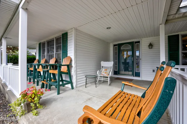 $699,900 | 11 Belleauwood Circle, Colonie, NY 12189