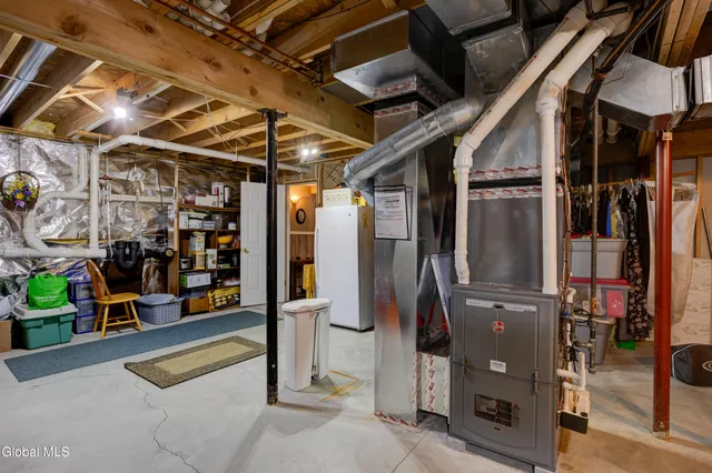 $699,900 | 11 Belleauwood Circle, Colonie, NY 12189