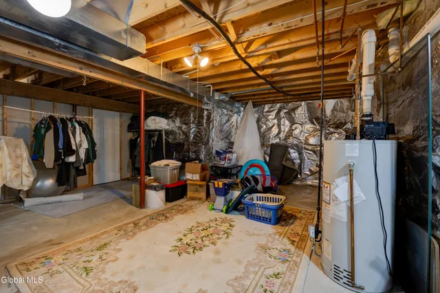 $699,900 | 11 Belleauwood Circle, Colonie, NY 12189