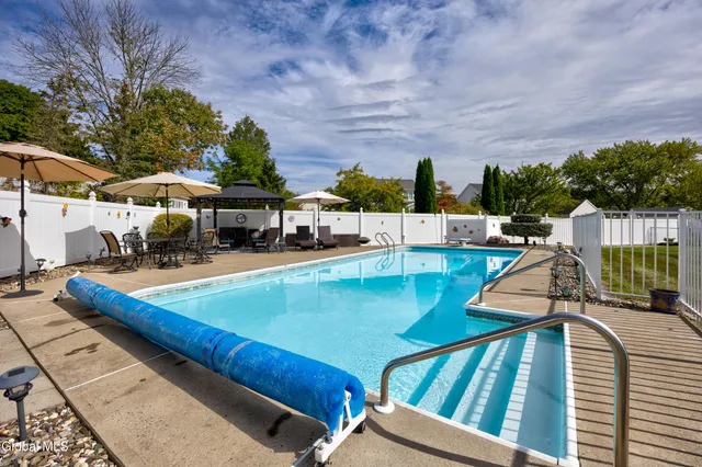 $699,900 | 11 Belleauwood Circle, Colonie, NY 12189