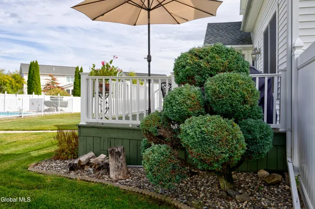 $699,900 | 11 Belleauwood Circle, Colonie, NY 12189