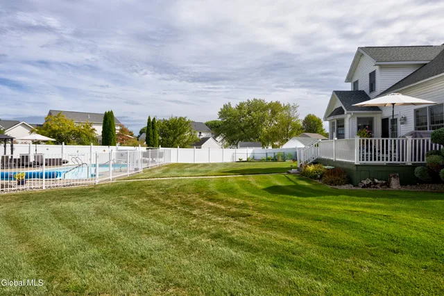 $699,900 | 11 Belleauwood Circle, Colonie, NY 12189