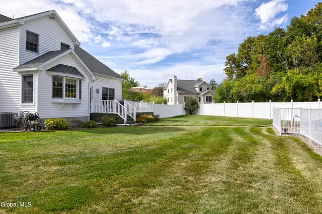 $699,900 | 11 Belleauwood Circle, Colonie, NY 12189